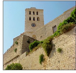 Grafitos del campanario de la Catedral de Eivissa
