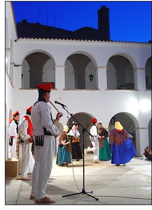Bailes payeses en el Ayuntamiento de Eivissa